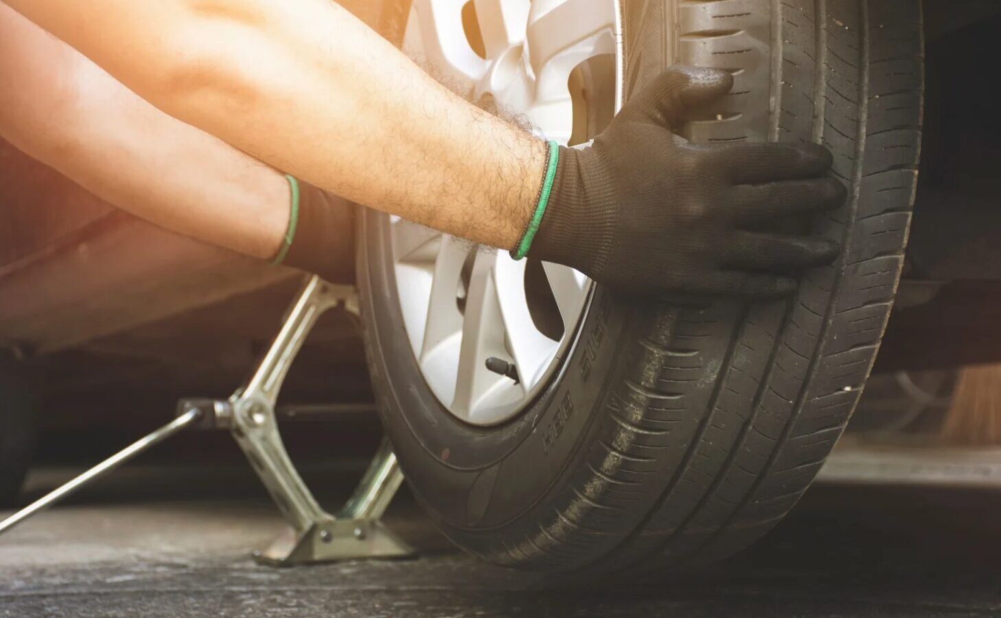 Was ist beim Radwechsel mit einem Wagenheber zu beachten? Tipps und wichtige Sicherheitsvorkehrungen