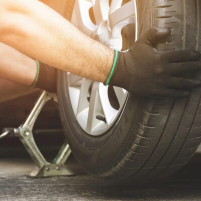 Was ist beim Radwechsel mit einem Wagenheber zu beachten? Tipps und wichtige Sicherheitsvorkehrungen