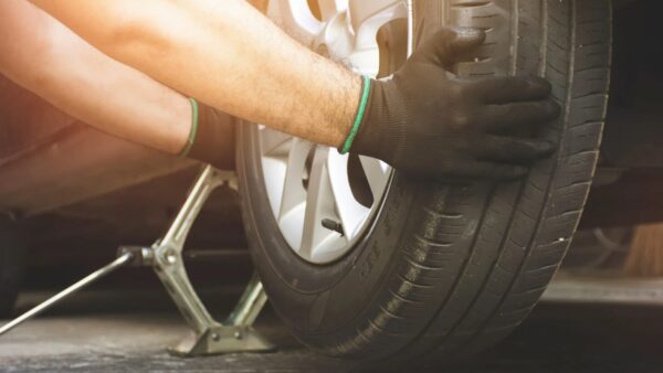Was ist beim Radwechsel mit einem Wagenheber zu beachten? Tipps und wichtige Sicherheitsvorkehrungen