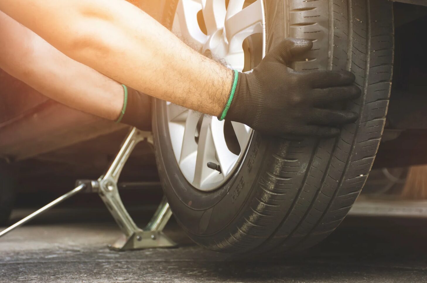 Was ist beim Radwechsel mit einem Wagenheber zu beachten? Tipps und wichtige Sicherheitsvorkehrungen