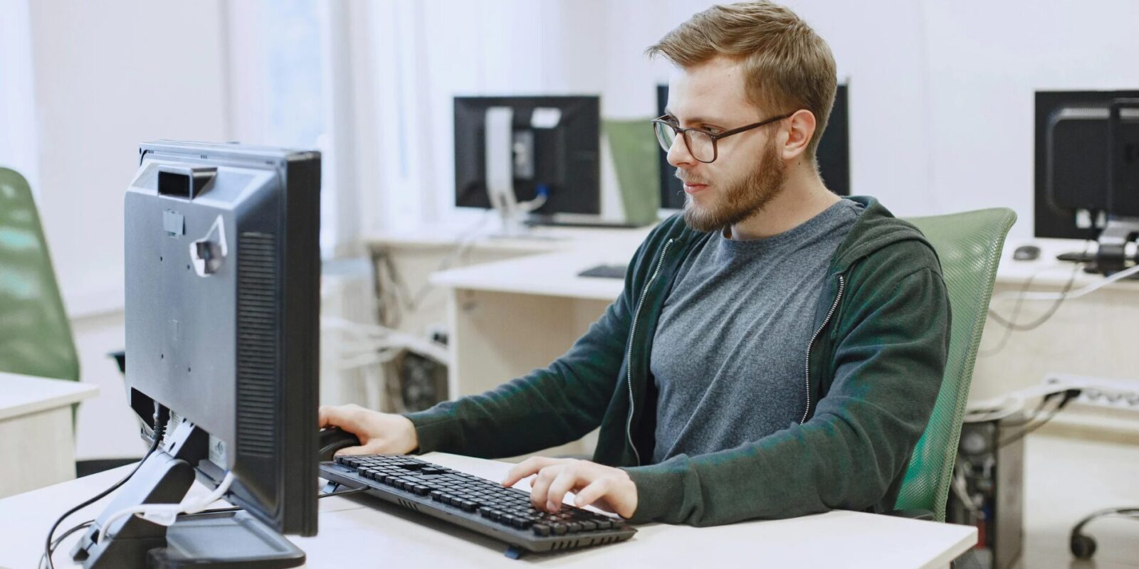 Brille für PC Arbeit So findest du die perfekte Sehhilfe fürs Büro