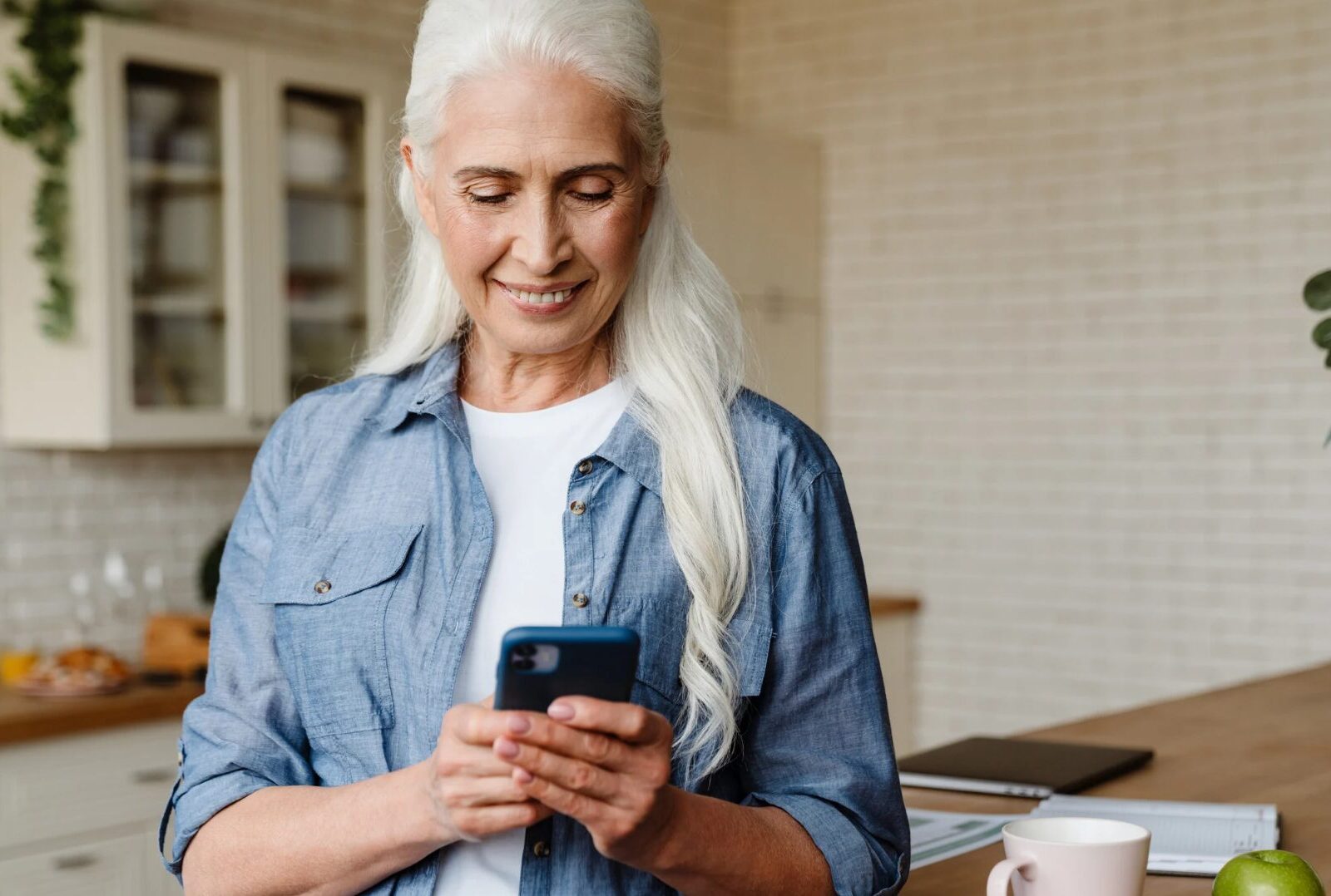 Telefon für Senioren Testsieger Die besten Modelle 2025